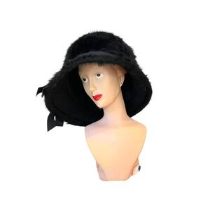 Vintage faux fur cloche hat w/grosgrain ribbon hatband